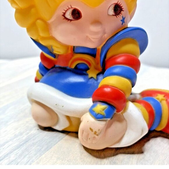 Vintage 1983 Rainbow Brite Plastic Coin Bank by Hallmark. - Picture 2 of 6
